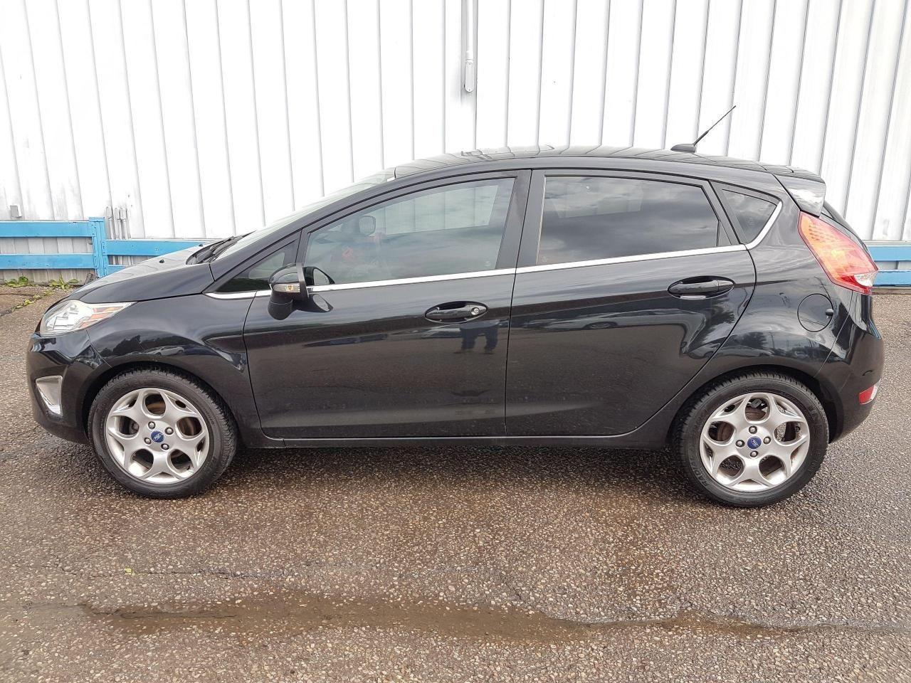 2013 Ford Fiesta Titanium-1