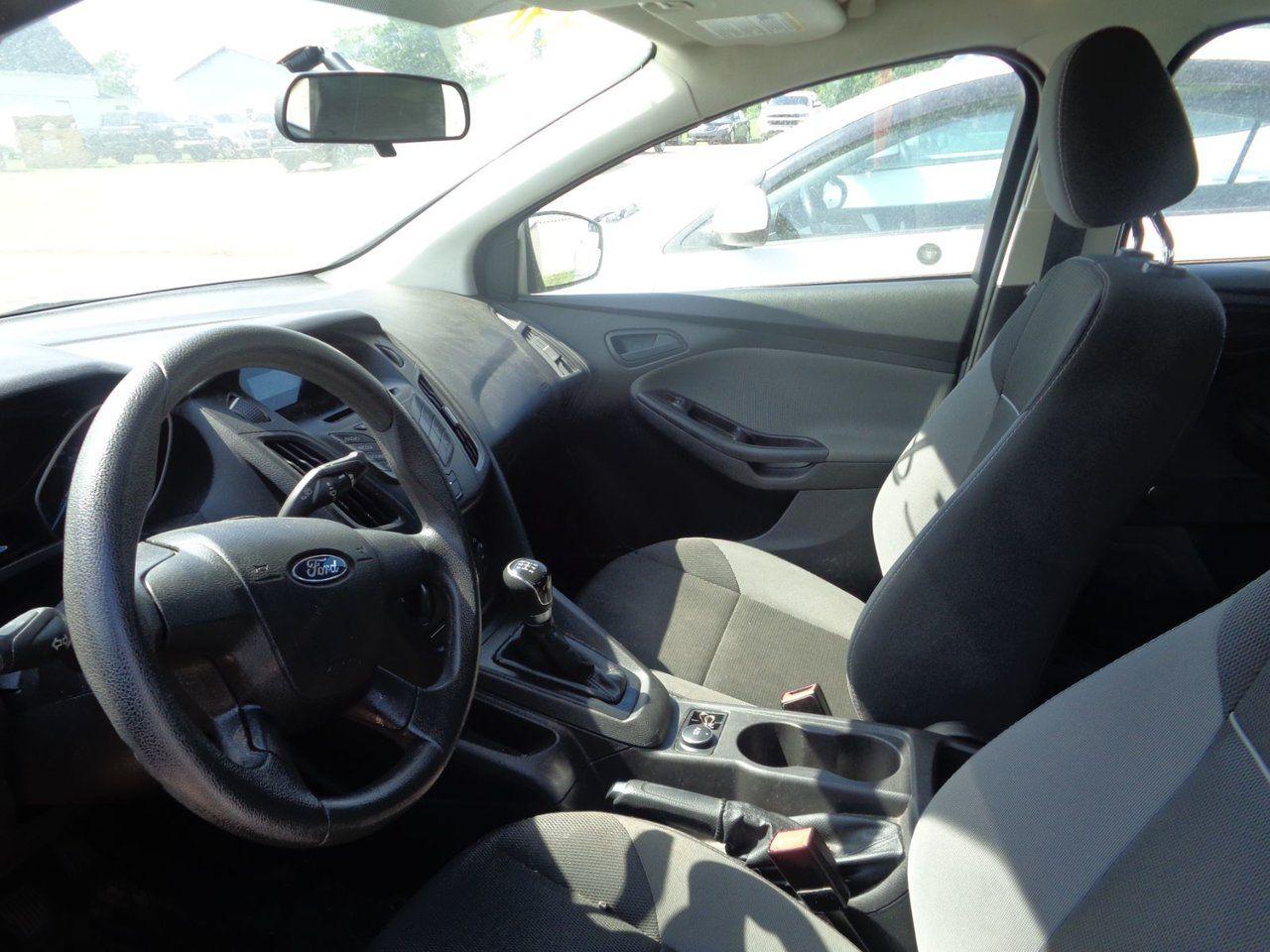 2013 Ford Focus S-2