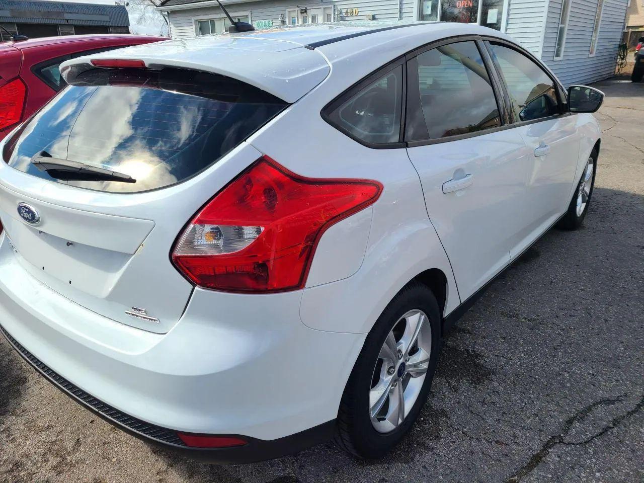 2013 Ford Focus SE-3
