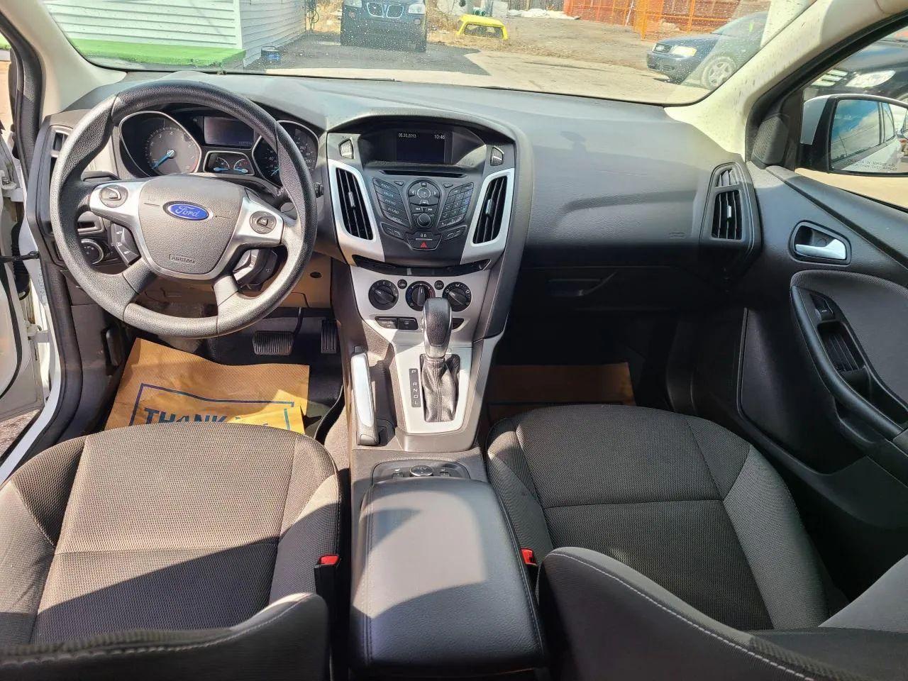 2013 Ford Focus SE-4