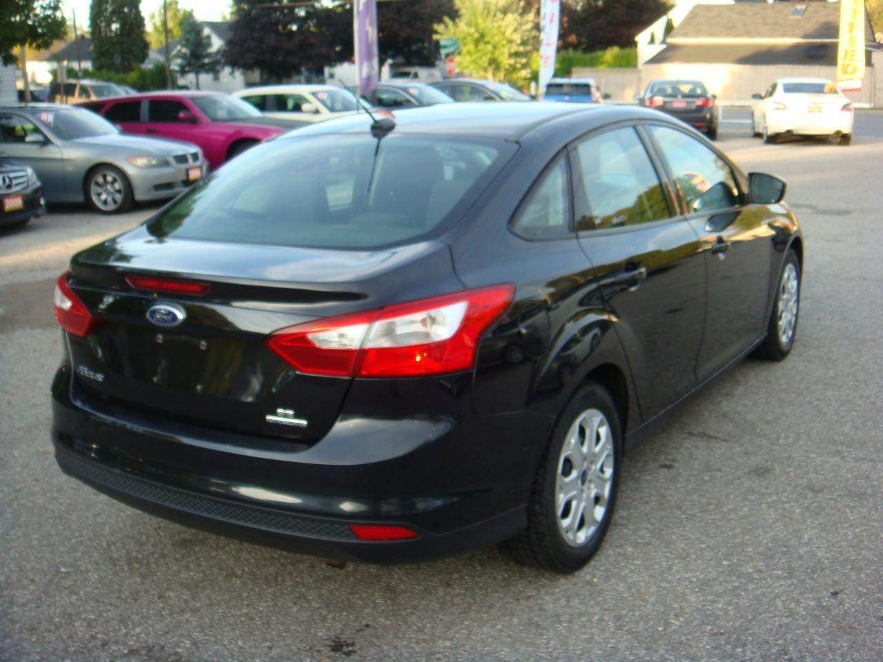 2013 Ford Focus SE-2