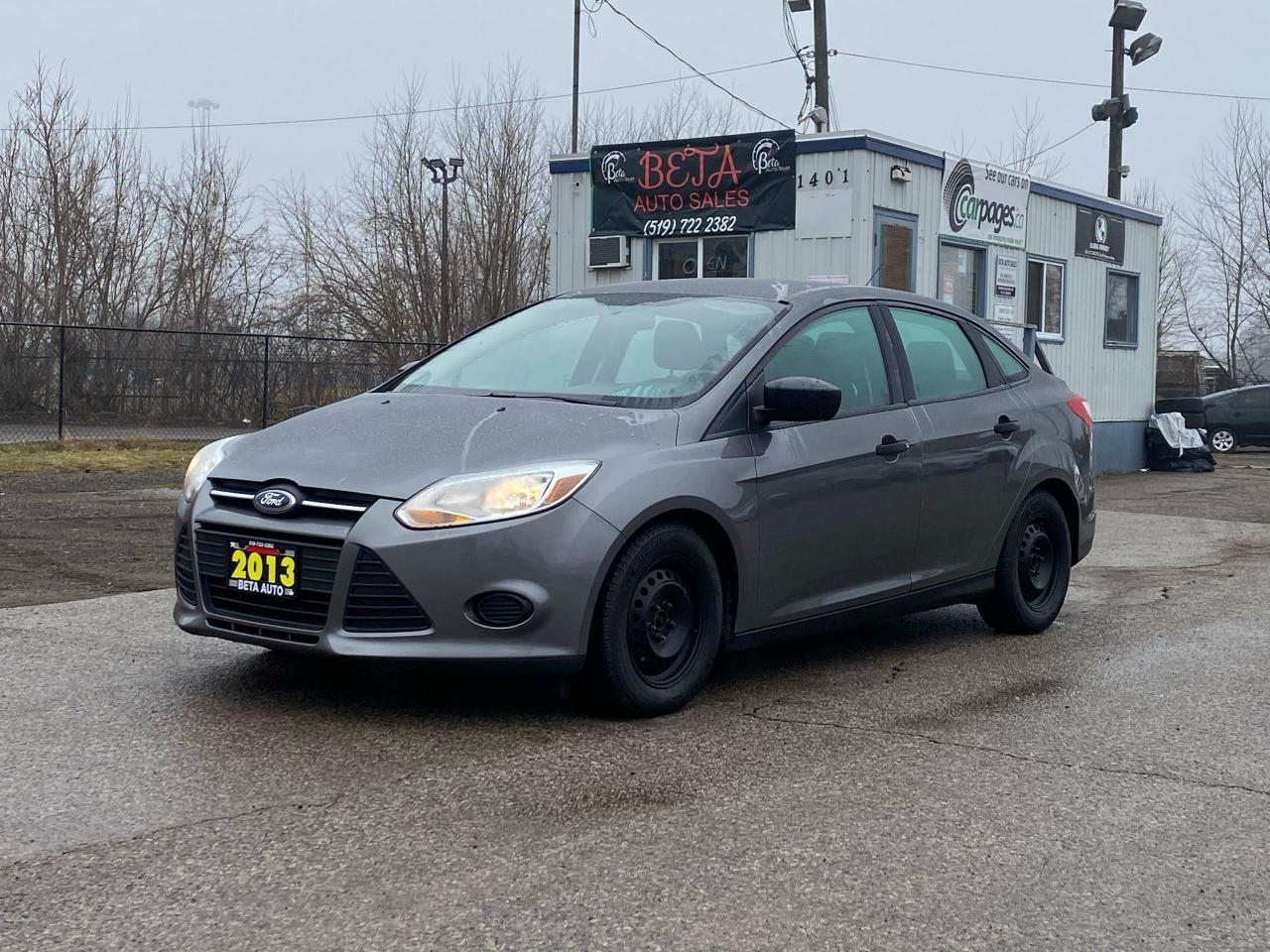2013 Ford Focus S-0