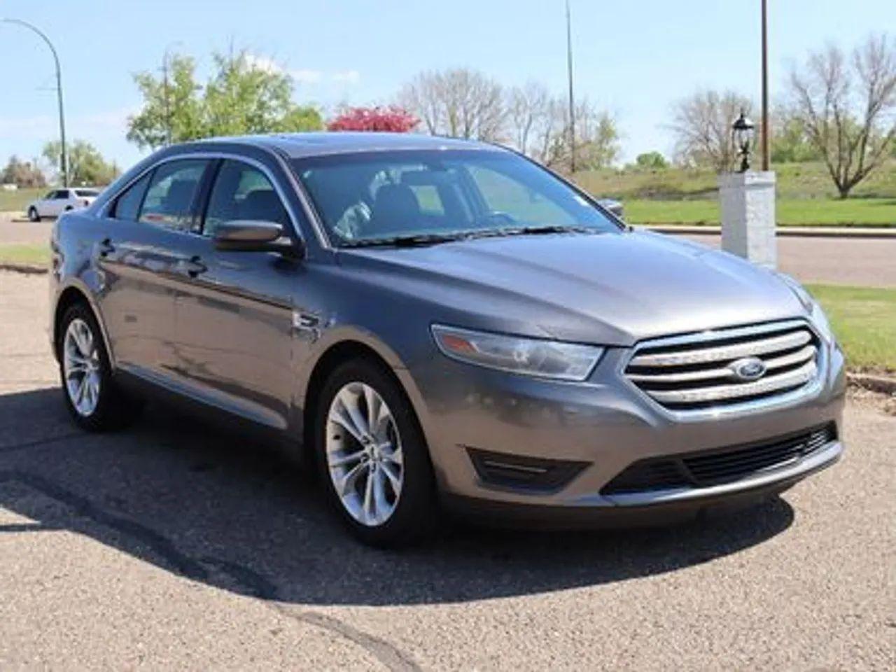 2013 Ford Taurus SEL-4