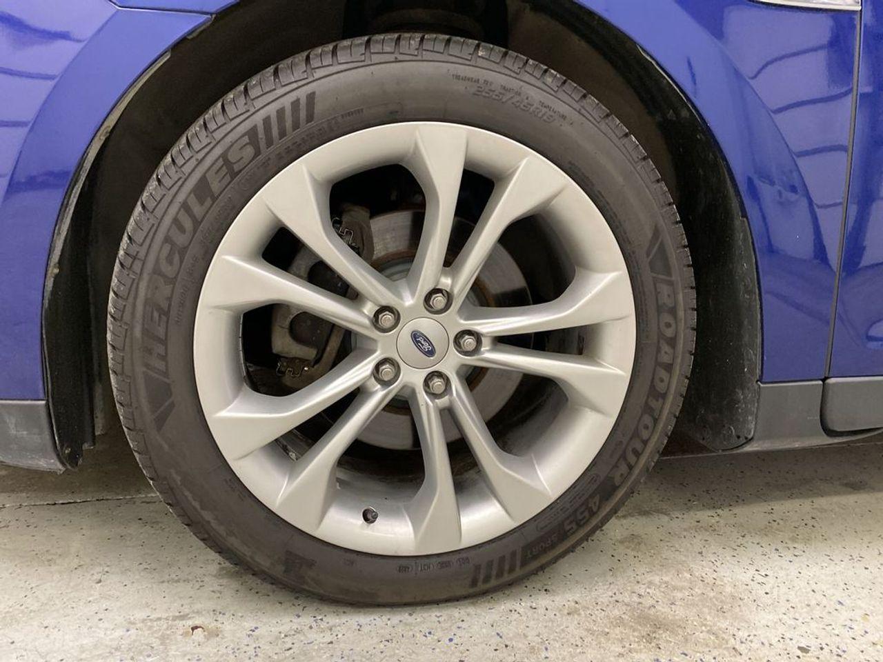 2013 Ford Taurus SEL-2