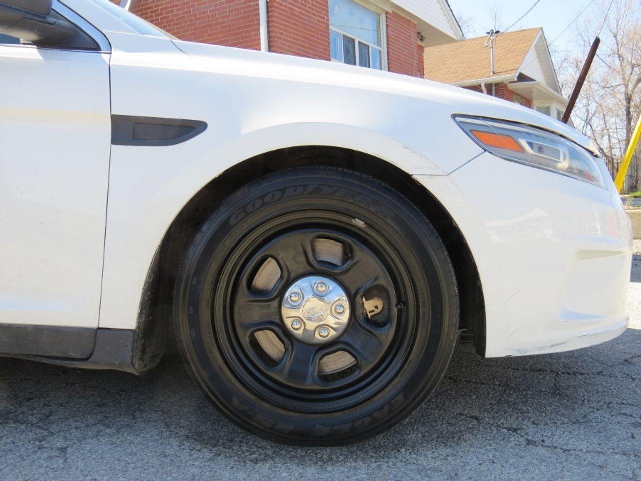 2013 Ford Taurus -2