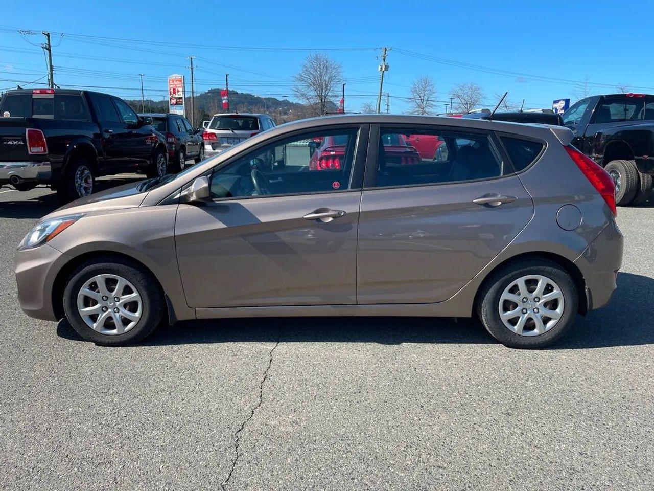 2013 Hyundai Accent GL-1