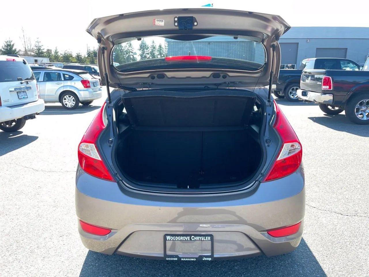 2013 Hyundai Accent GL-4