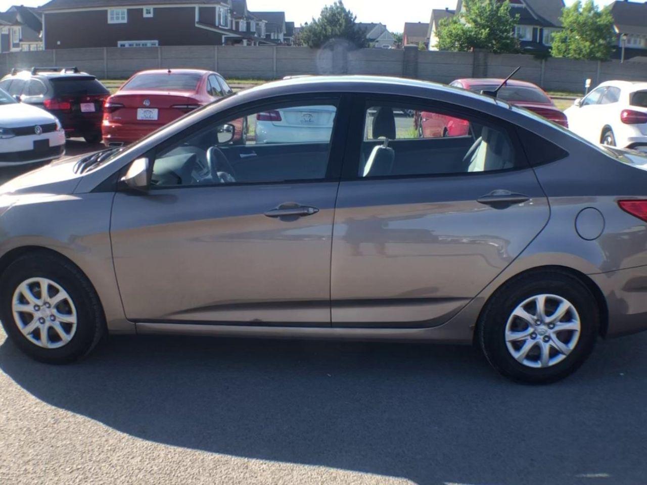 2013 Hyundai Accent GL-4