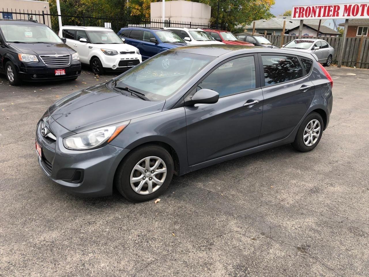 2013 Hyundai Accent GL-0