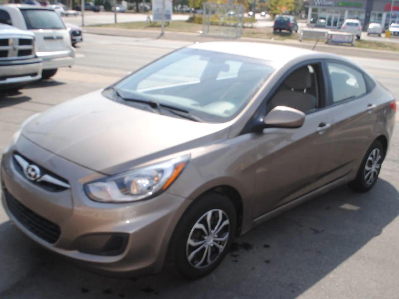 2013 Hyundai Accent GLS-2