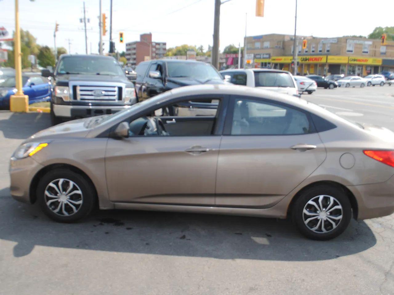 2013 Hyundai Accent GLS-3