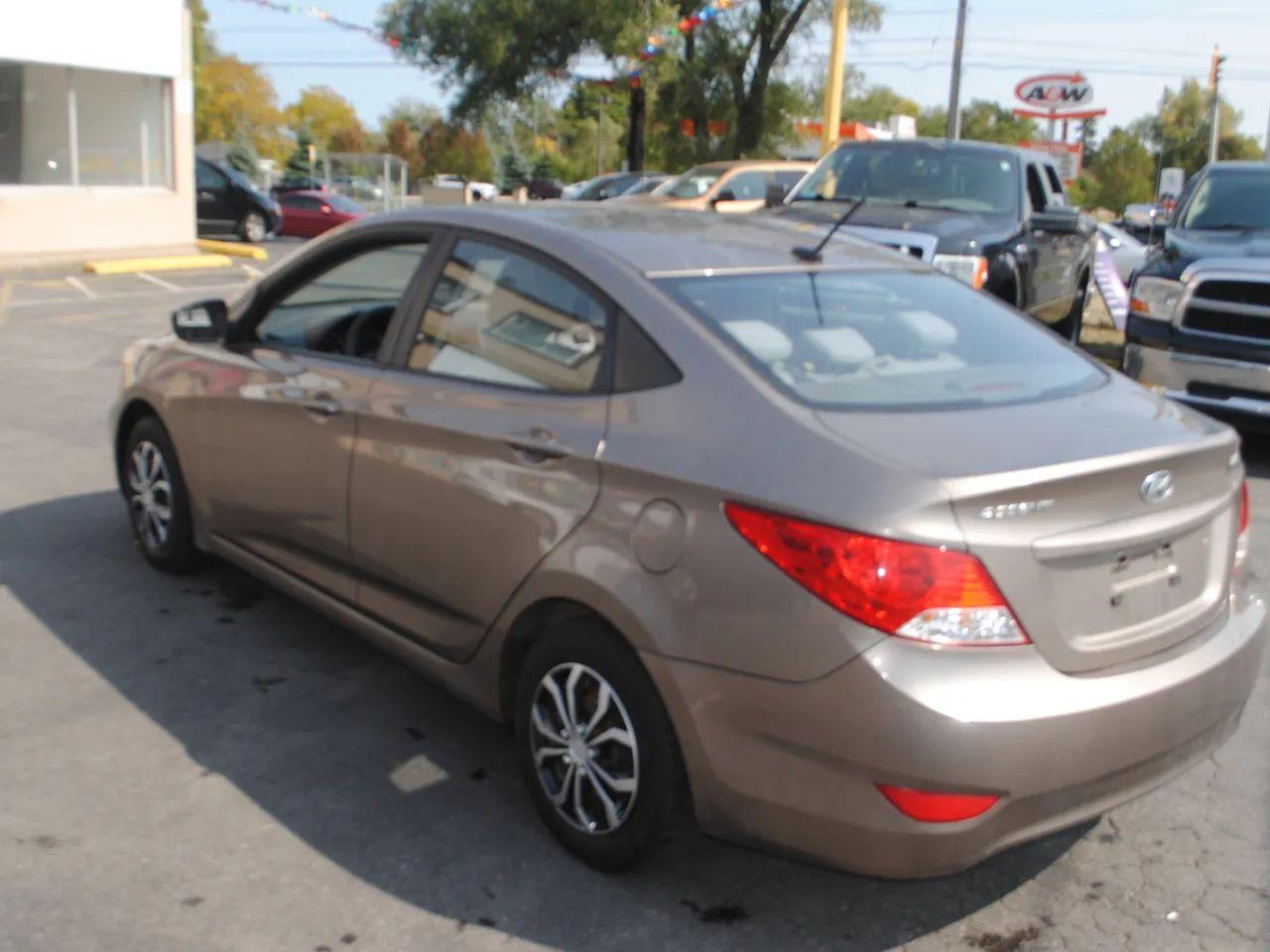 2013 Hyundai Accent GLS-4