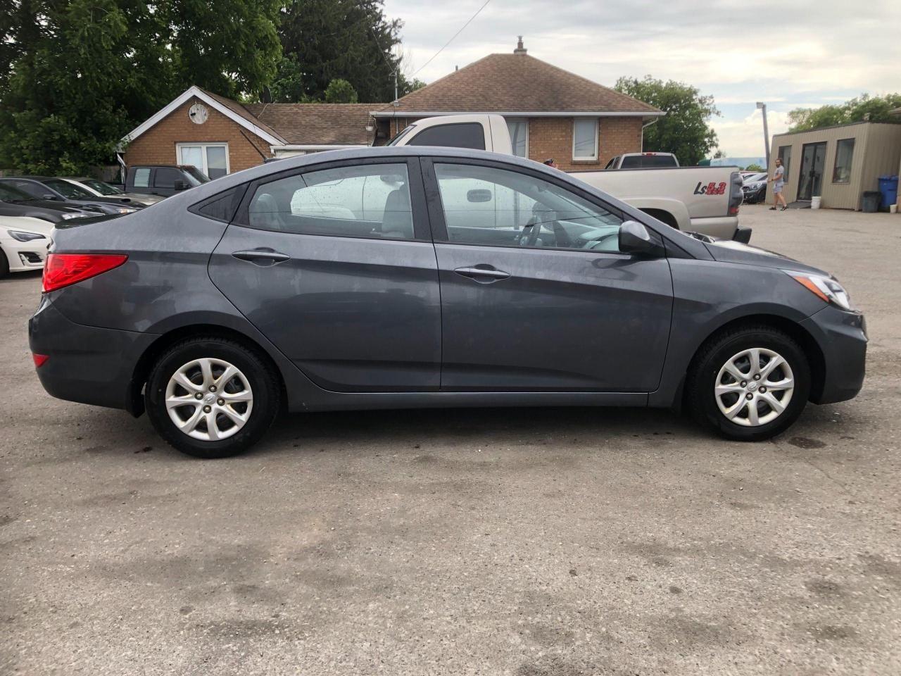 2013 Hyundai Accent -3