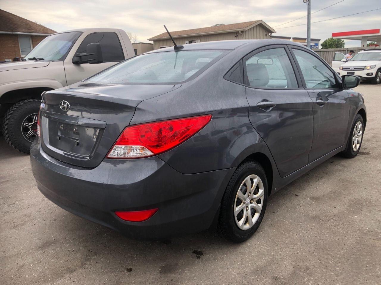 2013 Hyundai Accent -4