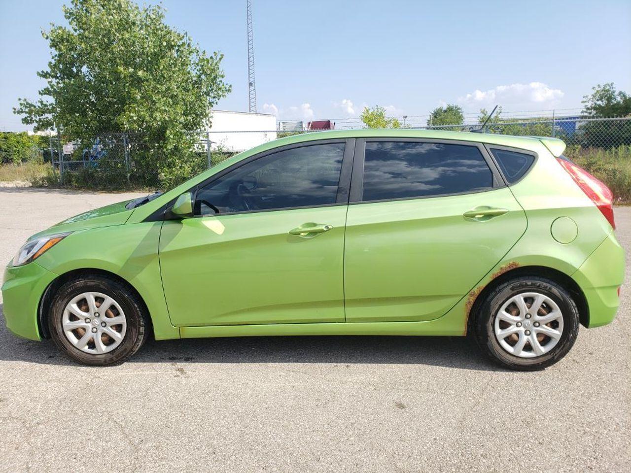 2013 Hyundai Accent L-1