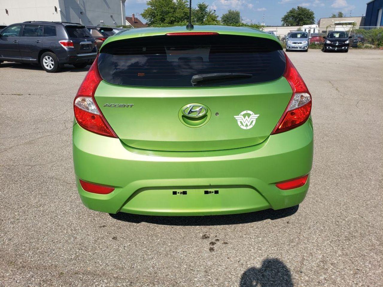 2013 Hyundai Accent L-3