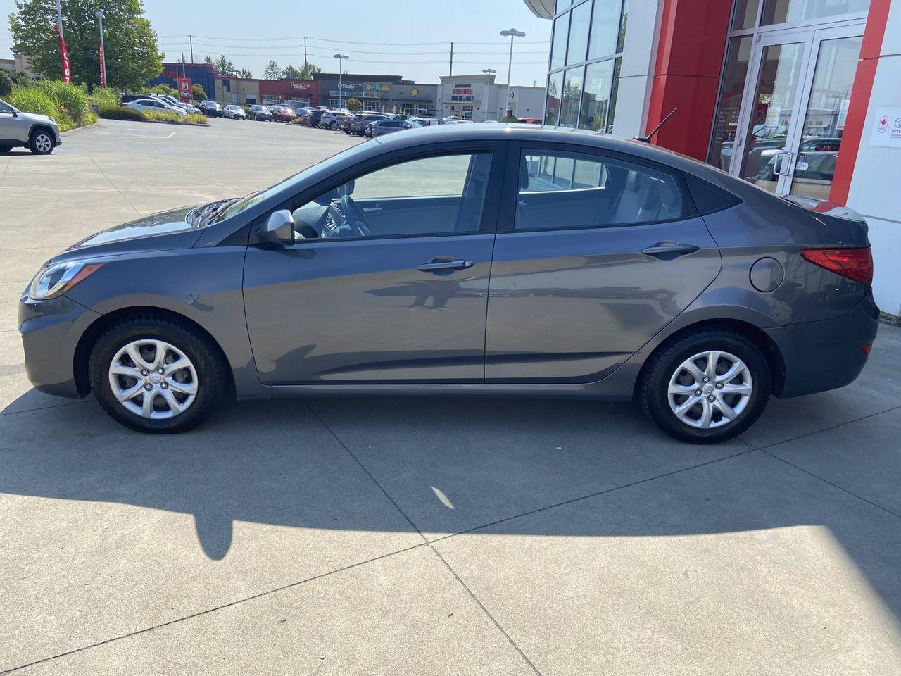 2013 Hyundai Accent L-3