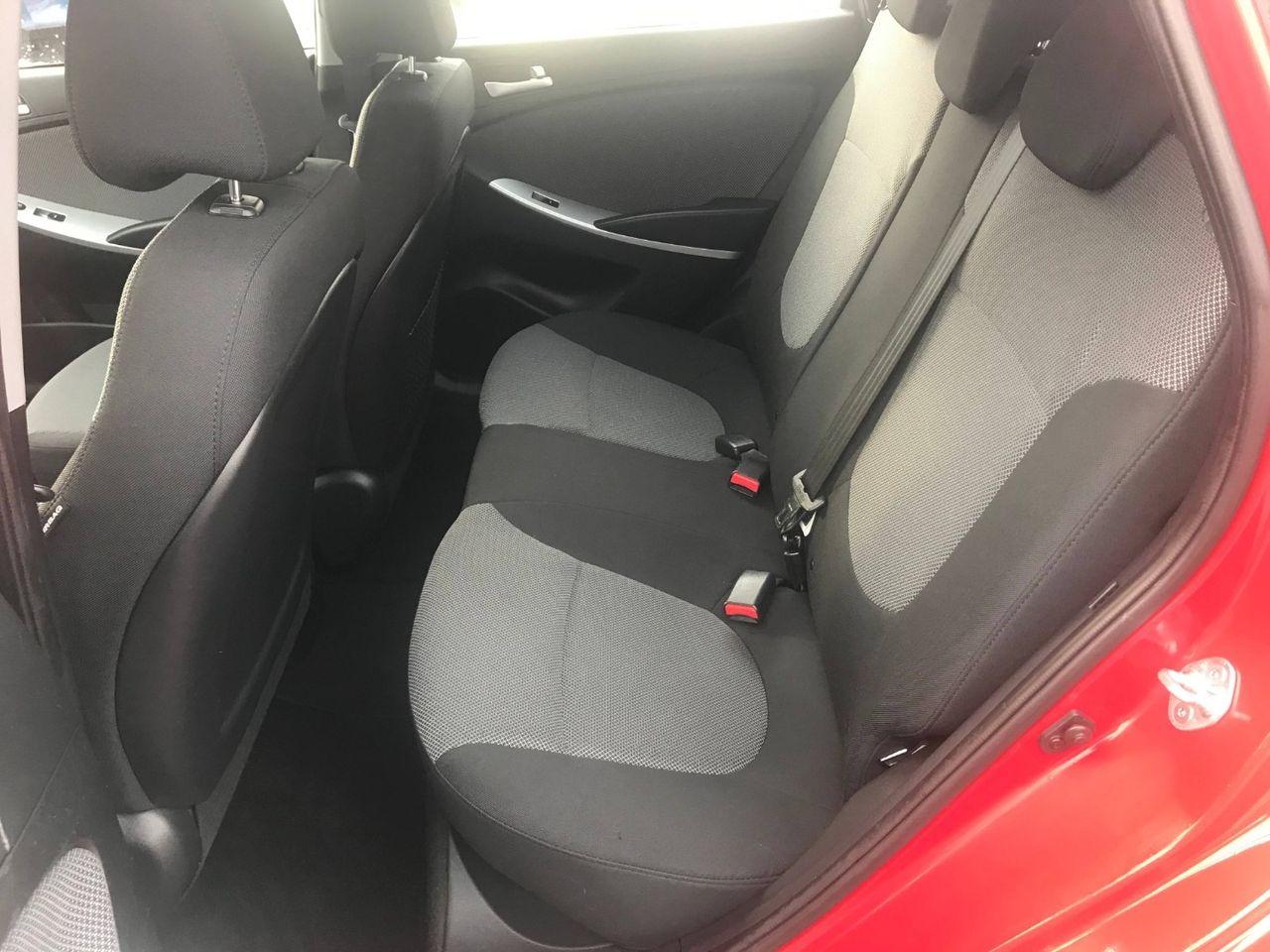 2013 Hyundai Accent L-2