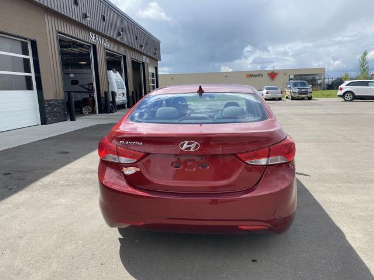 2013 Hyundai Elantra GLS-2