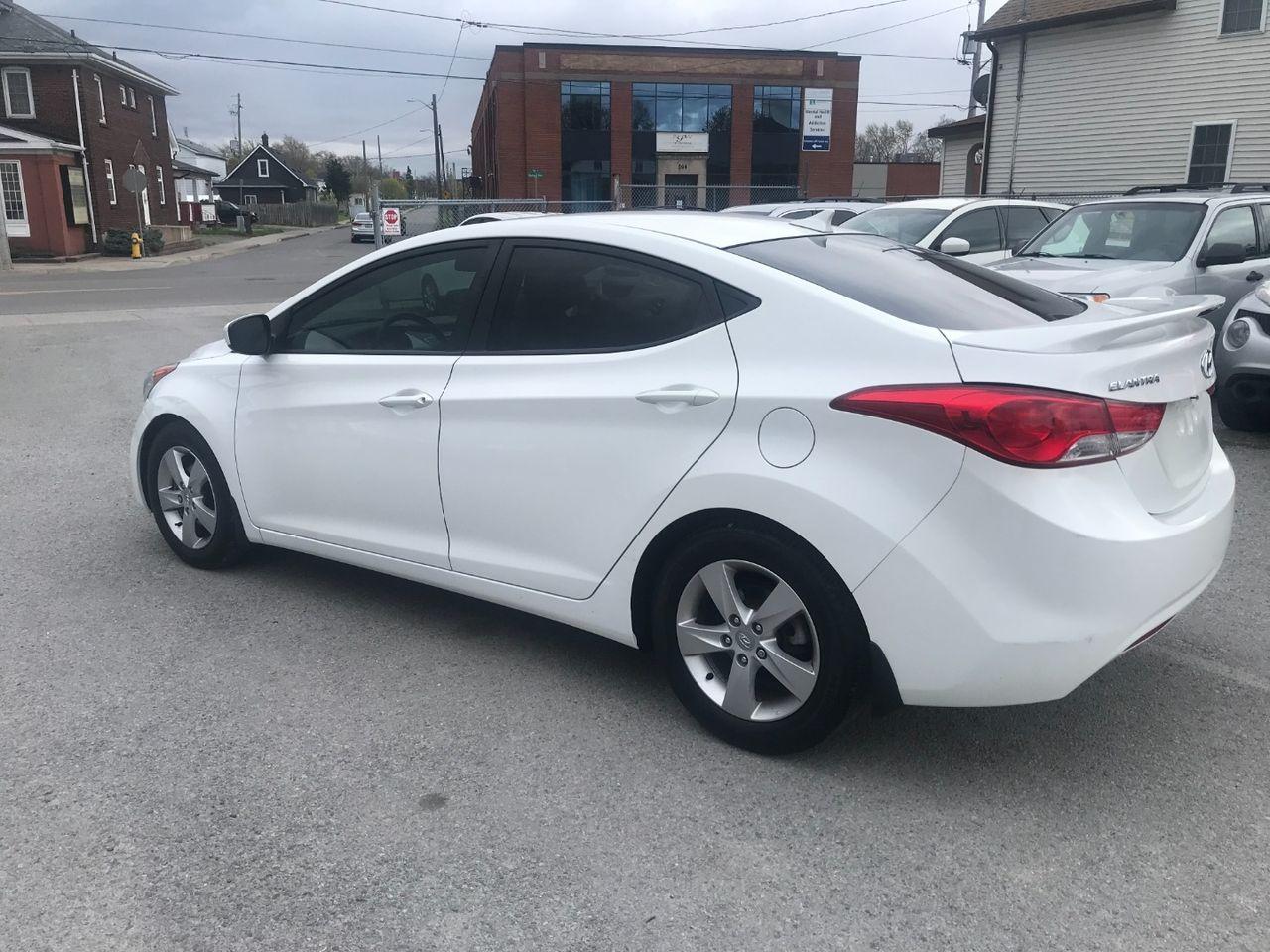 2013 Hyundai Elantra GLS-2
