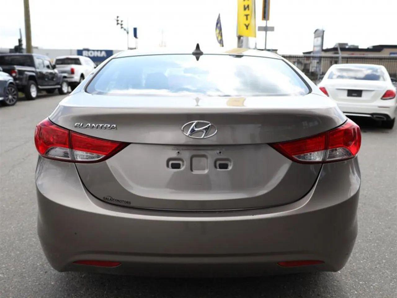 2013 Hyundai Elantra -3