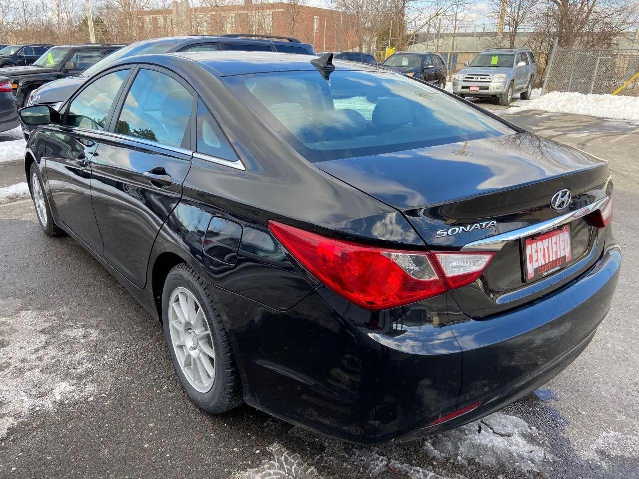 2013 Hyundai Sonata GL-4