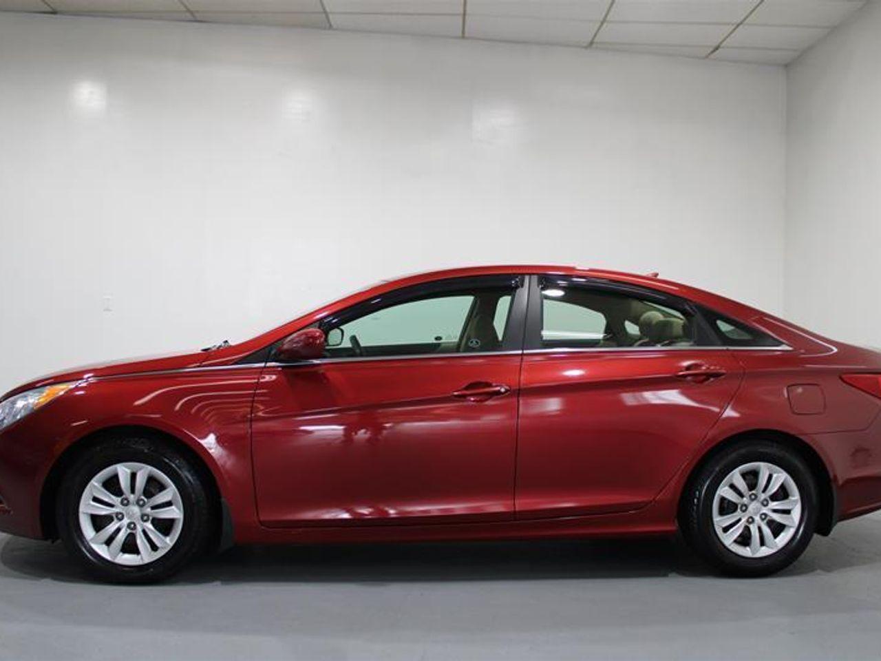 2013 Hyundai Sonata GL-1
