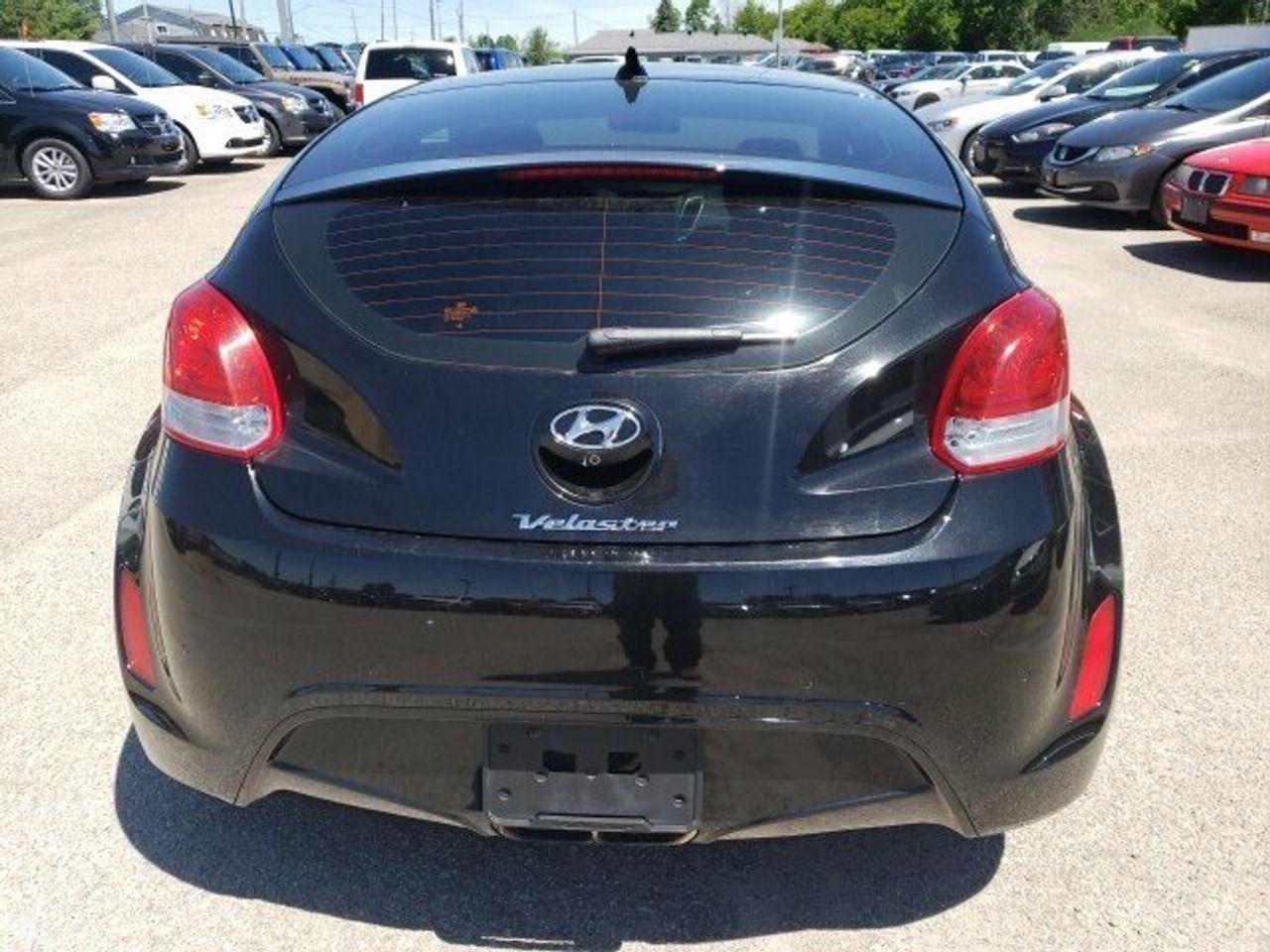 2013 Hyundai Veloster -3