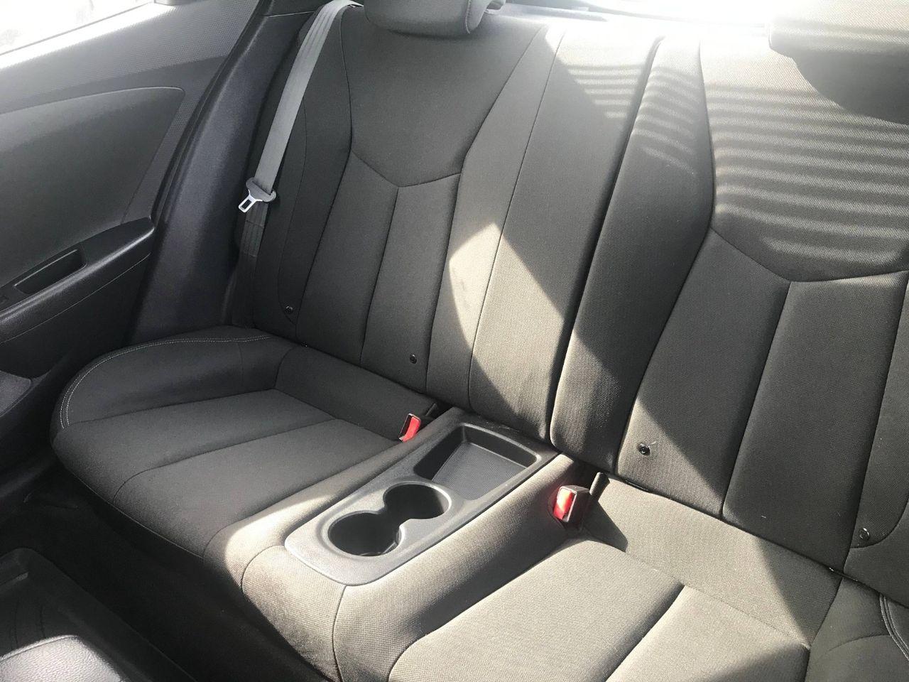 2013 Hyundai Veloster -4