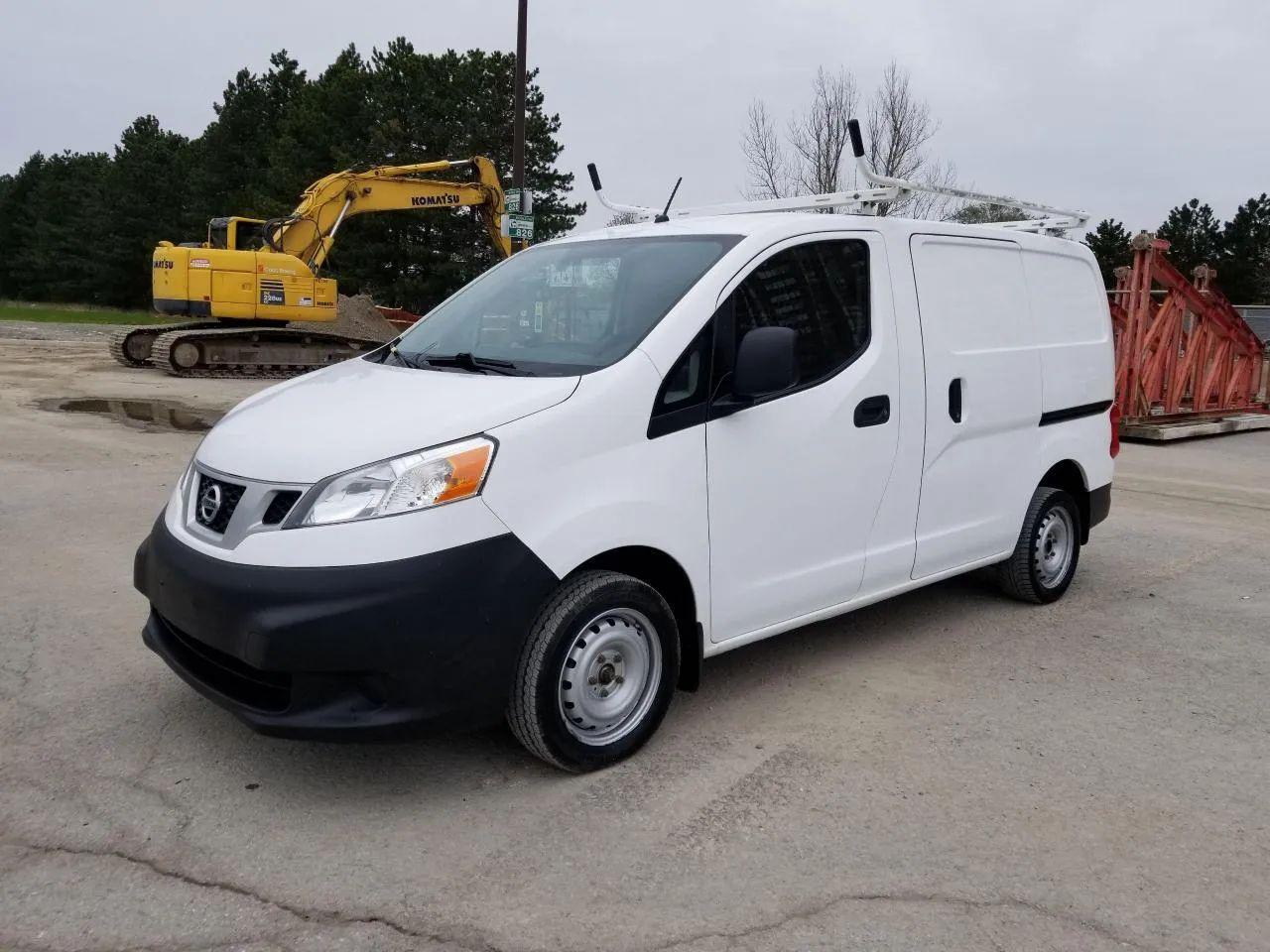 2013 Nissan NV200 SV-1