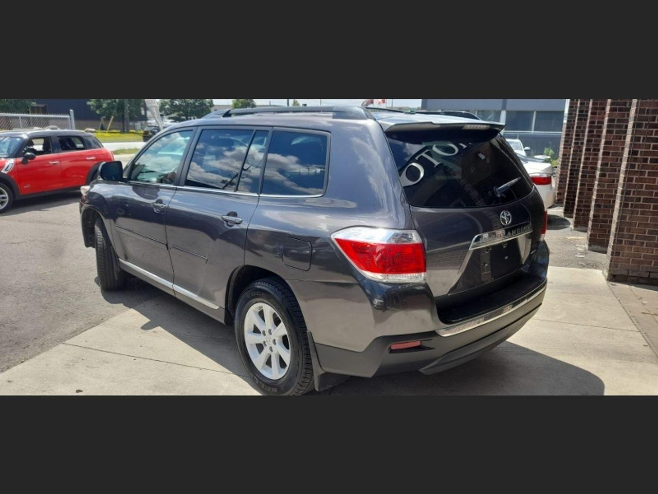 2013 Toyota Highlander SE-4