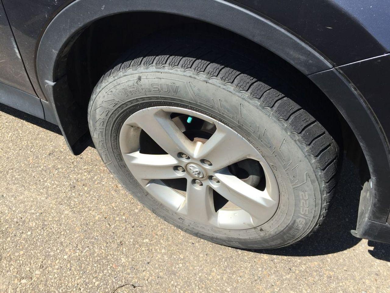 2013 Toyota RAV4 XLE-4