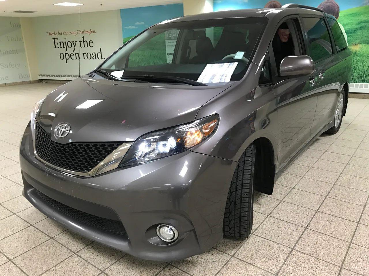 2013 Toyota Sienna SE-1