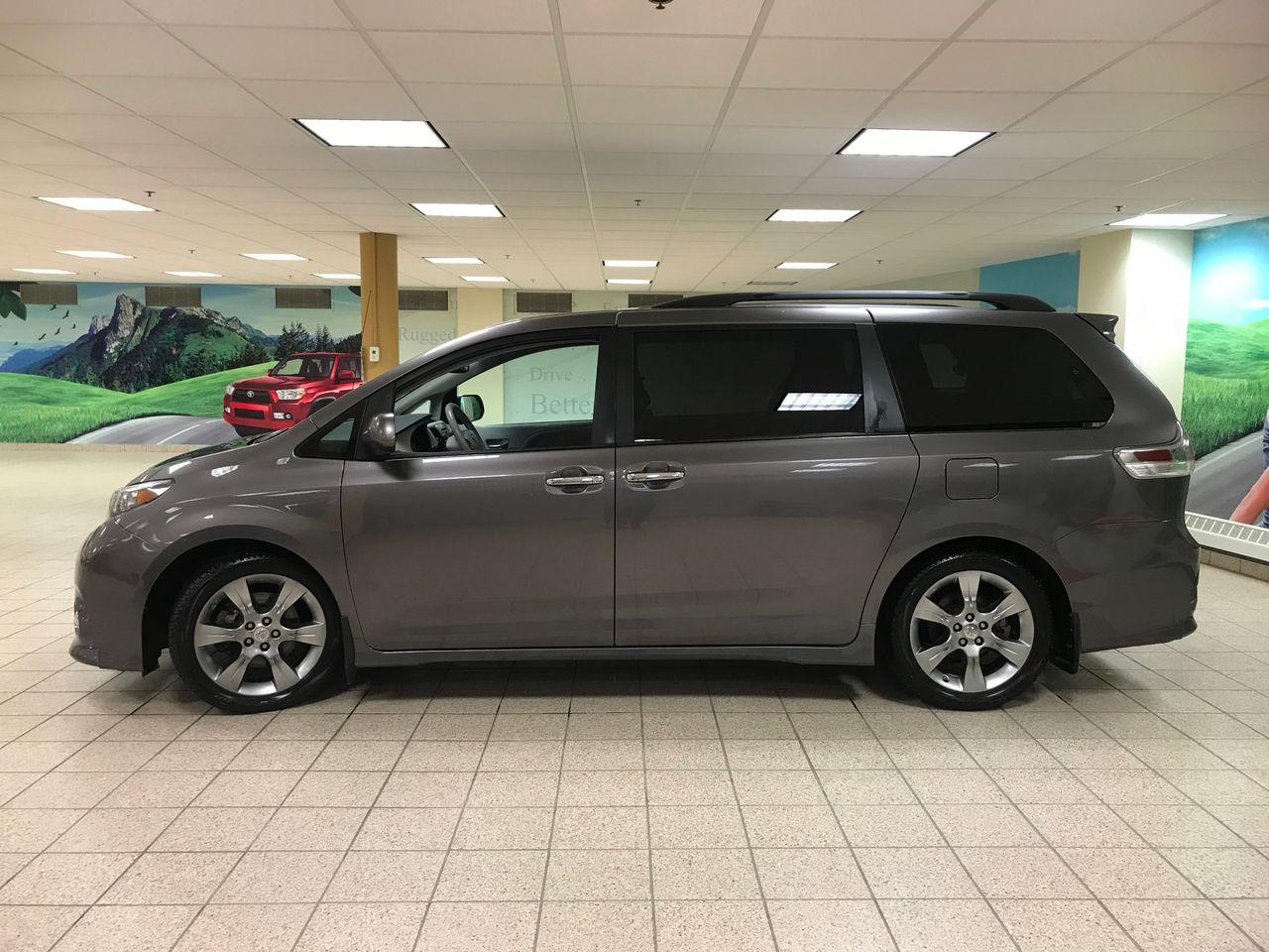 2013 Toyota Sienna SE-2