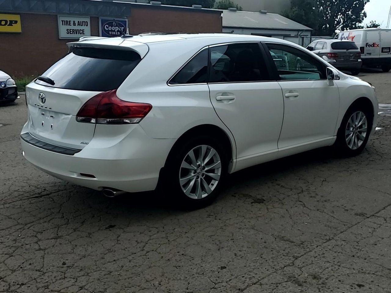 2013 Toyota Venza LE-4