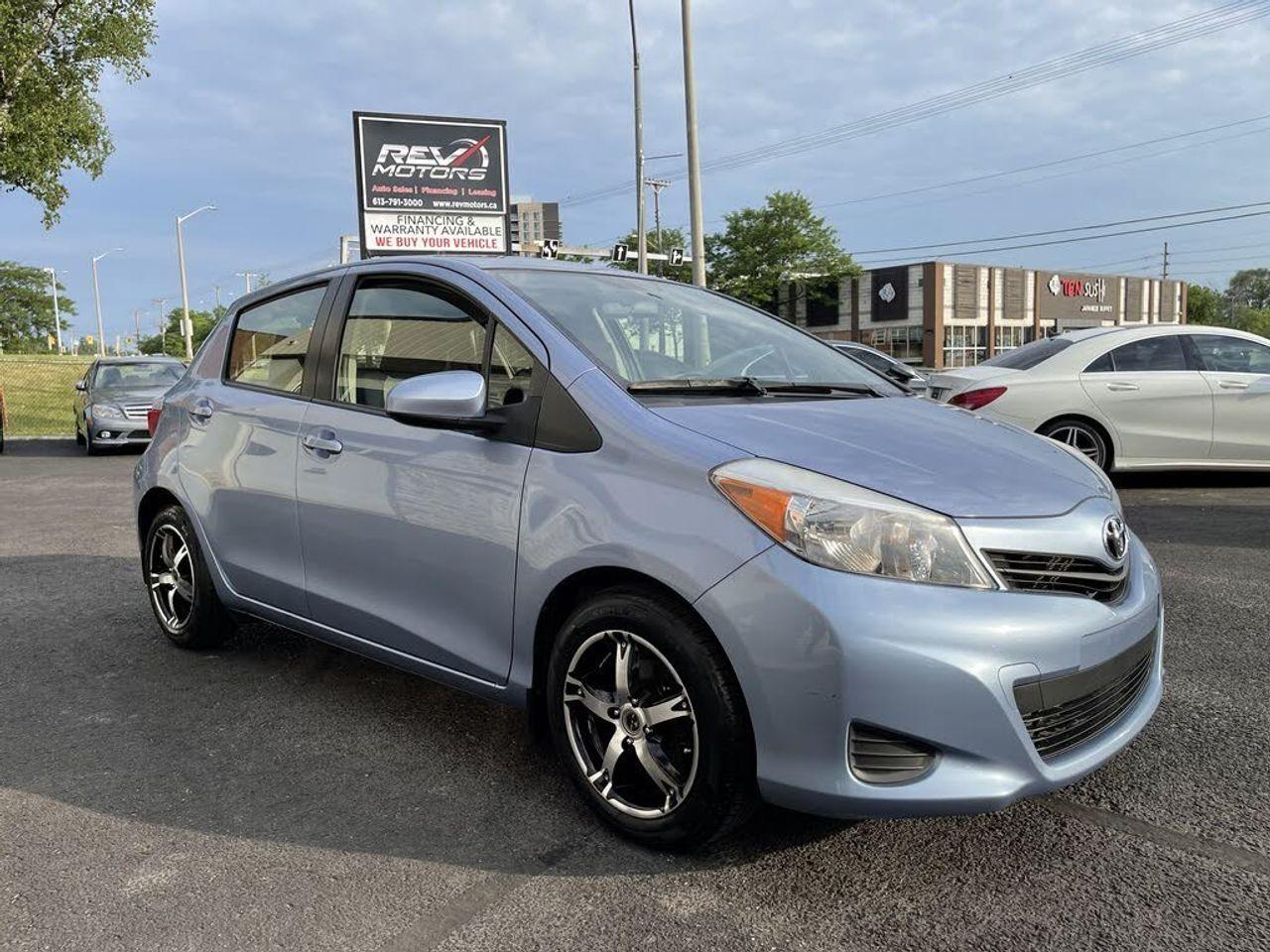 2013 Toyota Yaris LE-0