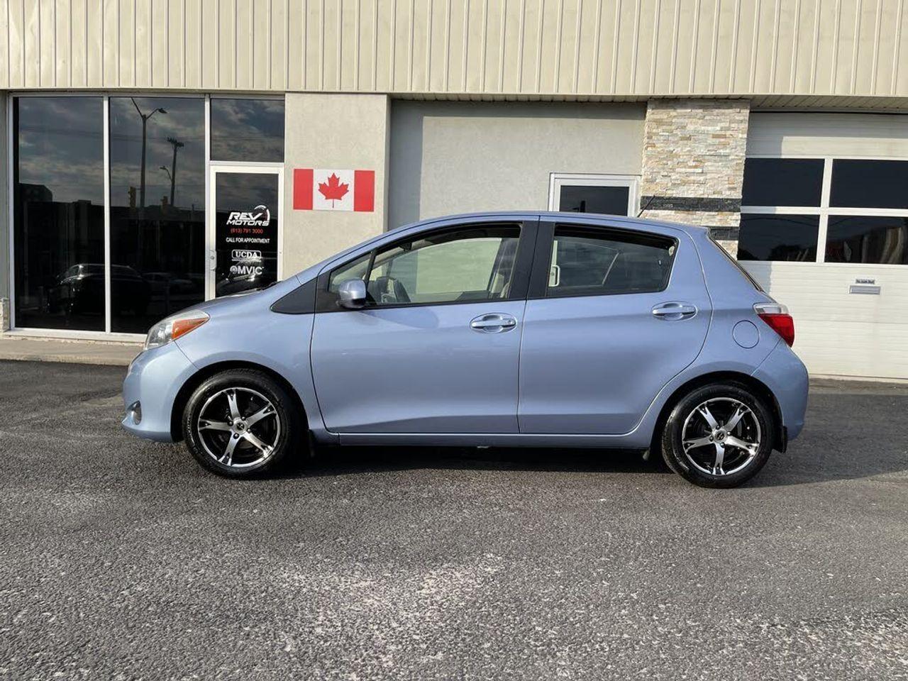 2013 Toyota Yaris LE-2