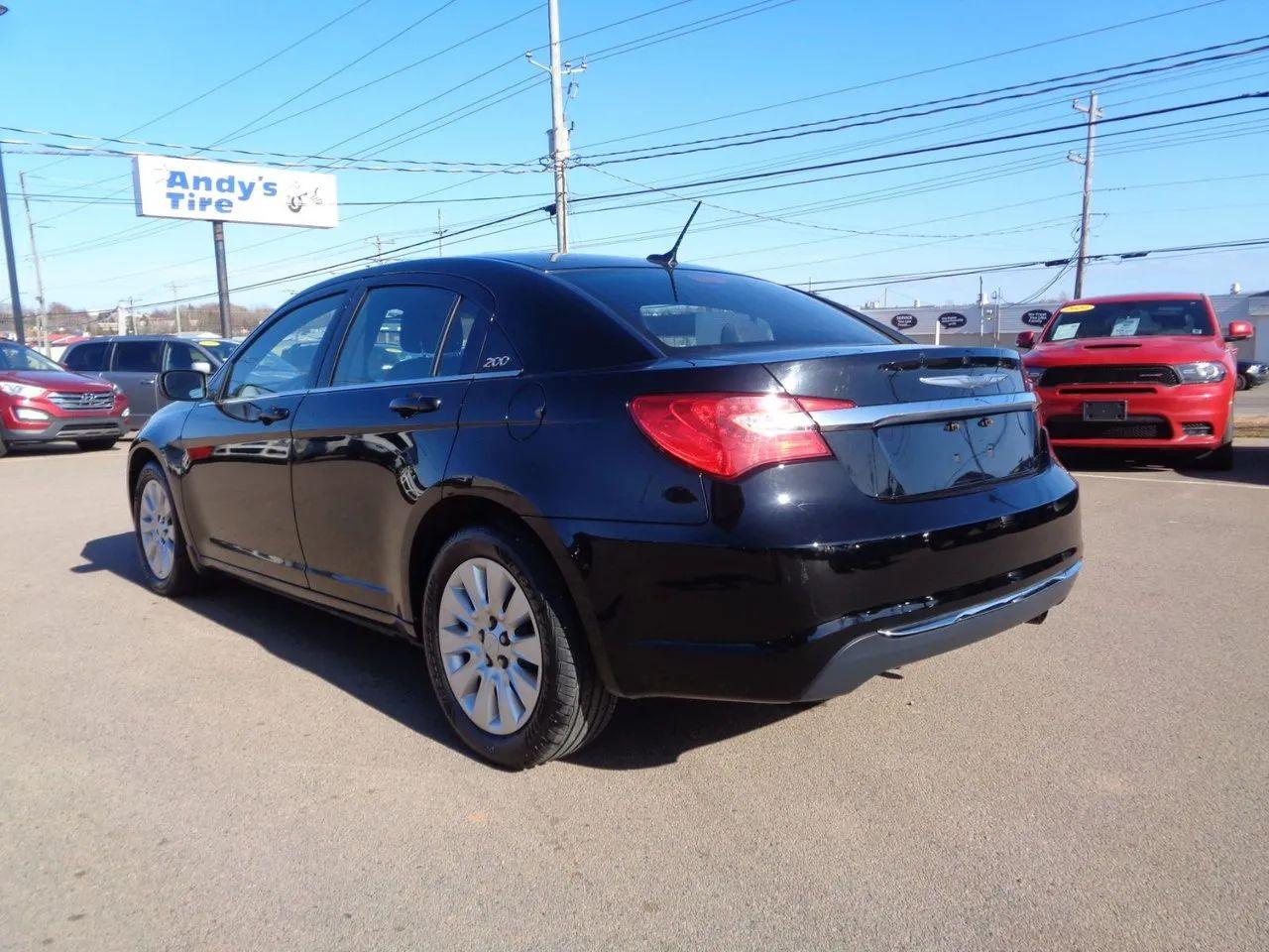2014 Chrysler 200 LX-4