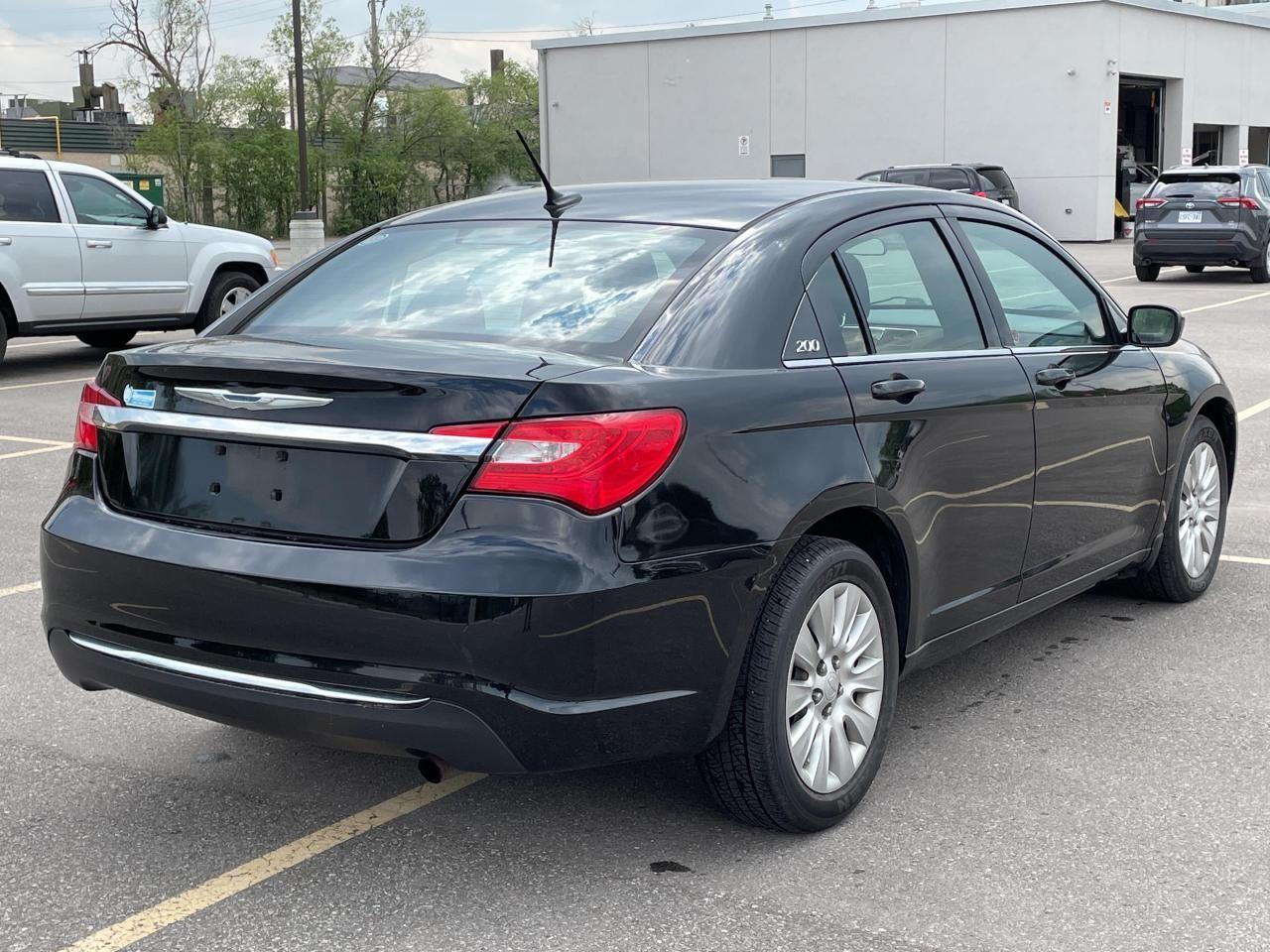 2014 Chrysler 200 LX-2