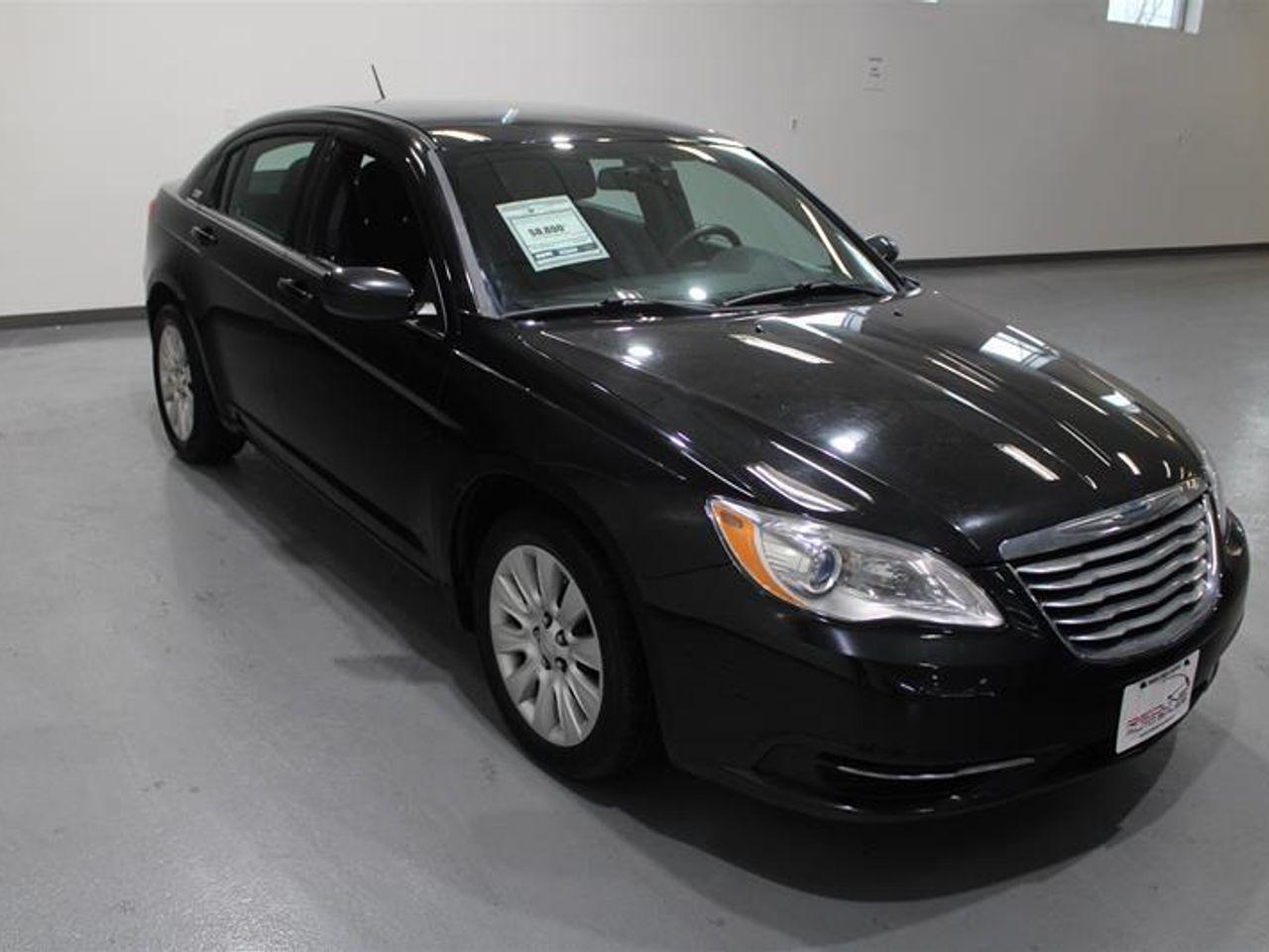 2014 Chrysler 200 LX-2