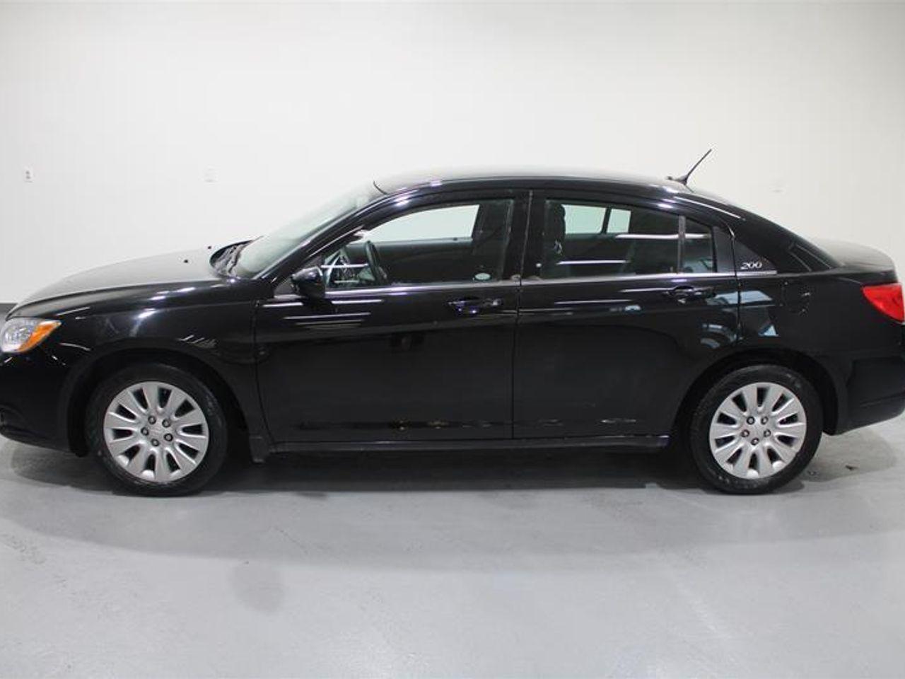 2014 Chrysler 200 LX-4