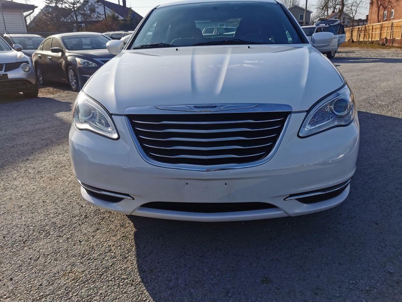2014 Chrysler 200 LX-4