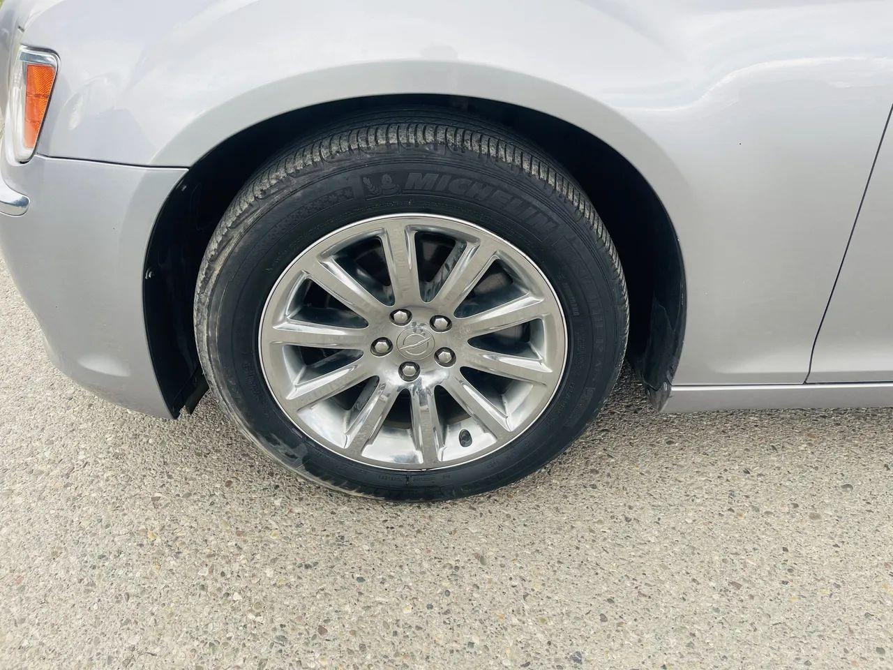 2014 Chrysler 300 Base-3