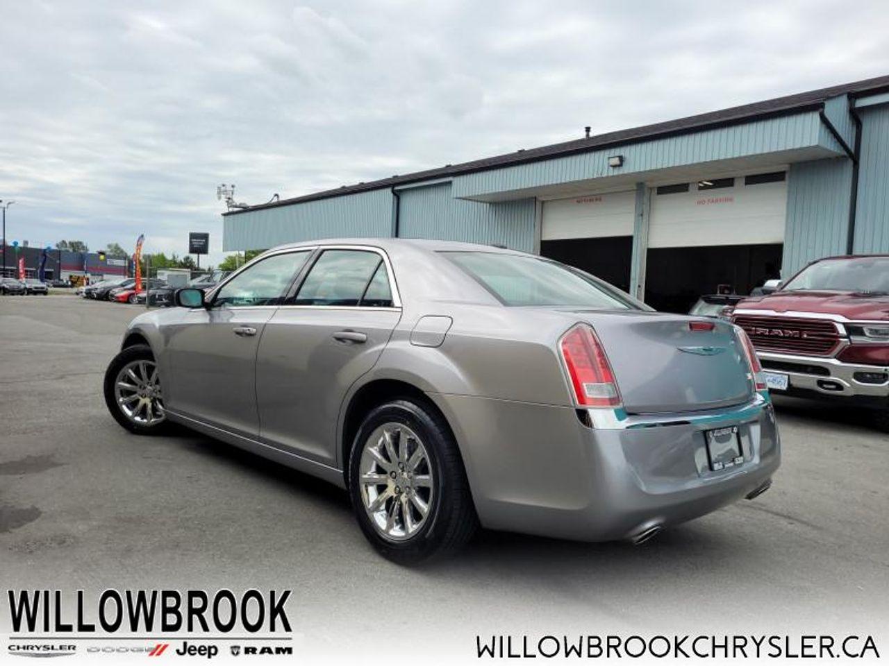 2014 Chrysler 300 Base-3