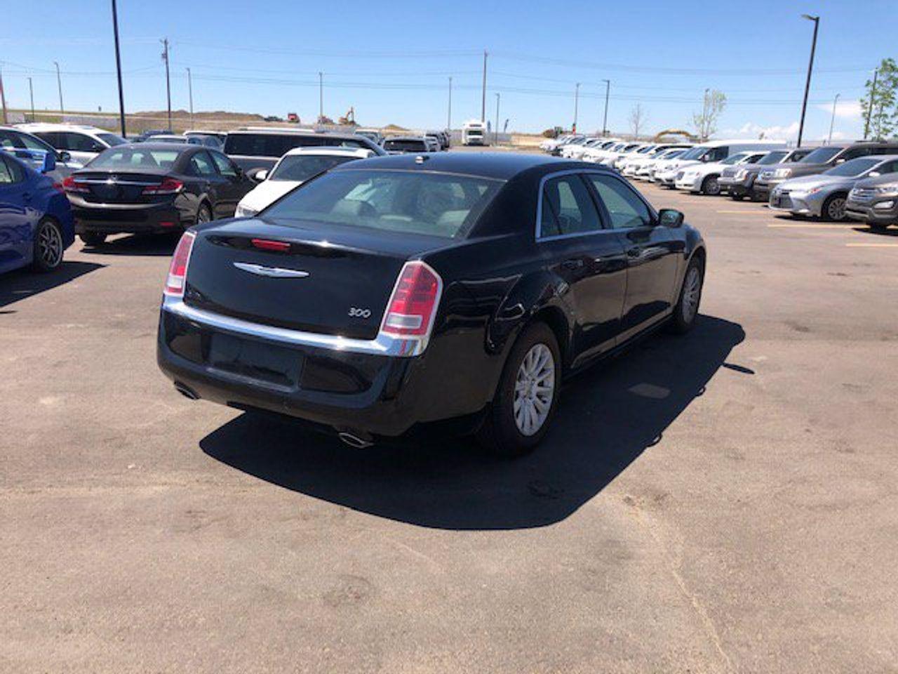2014 Chrysler 300 Base-4