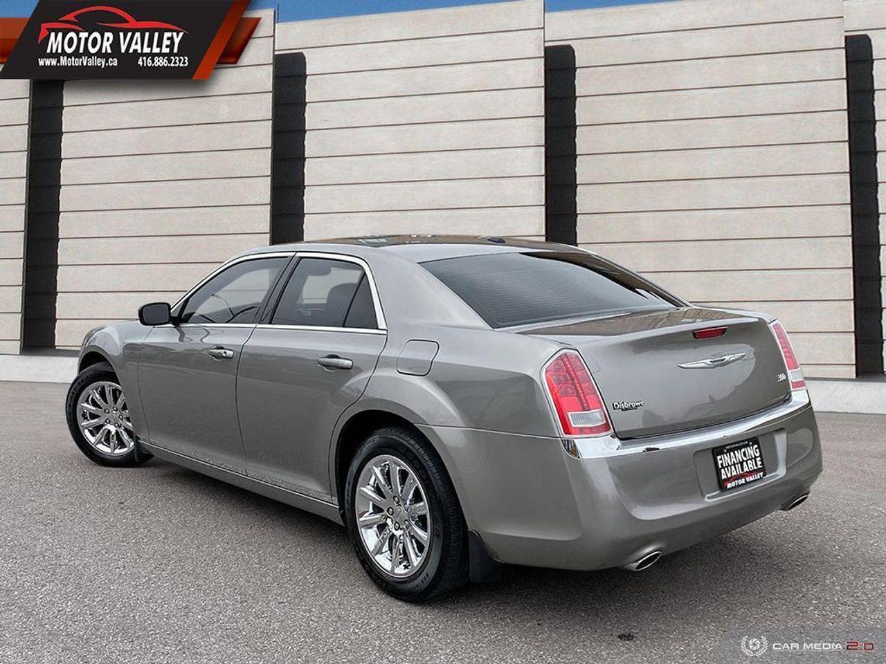 2014 Chrysler 300 Base-3