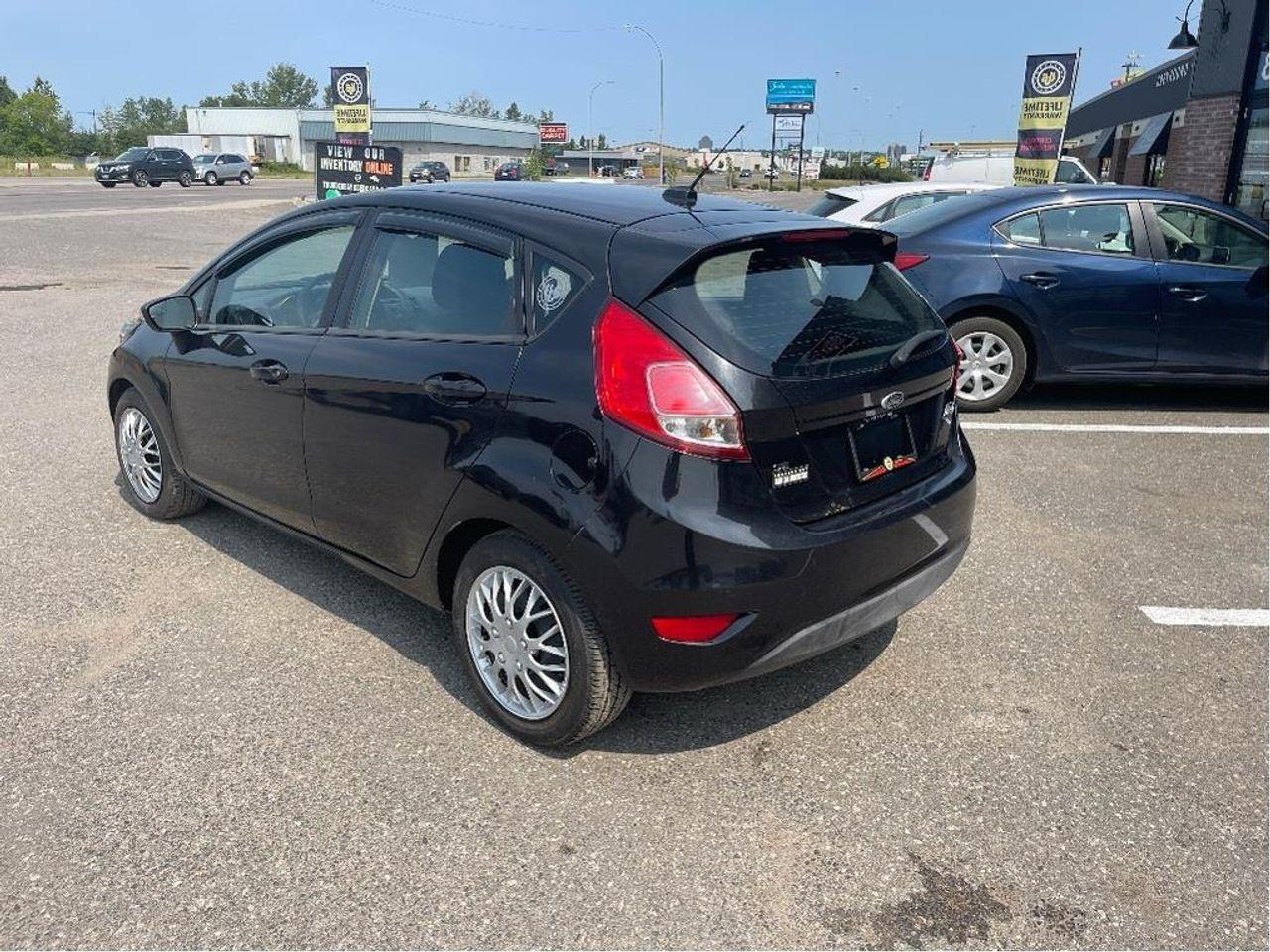 2014 Ford Fiesta SE-2