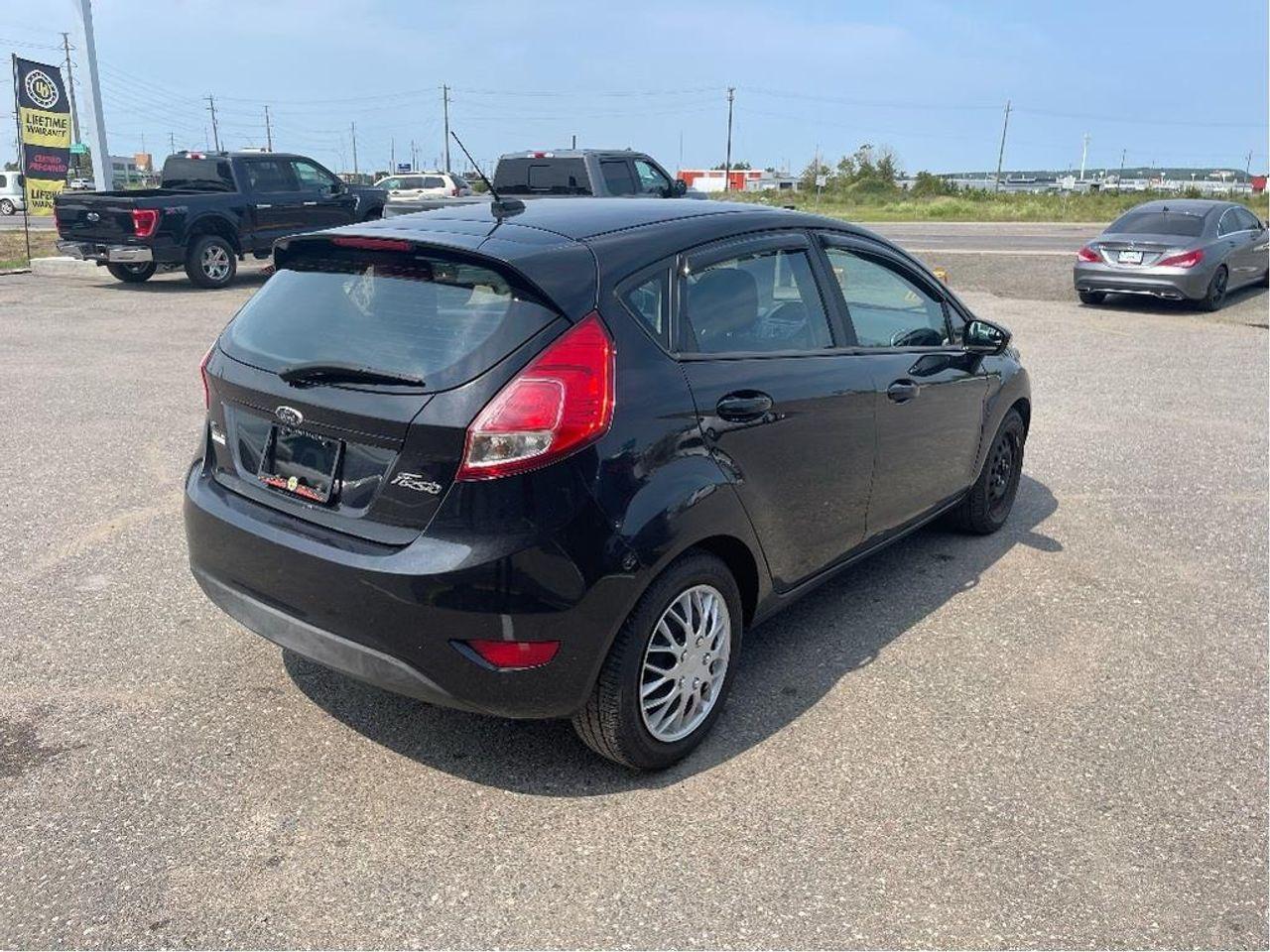 2014 Ford Fiesta SE-4