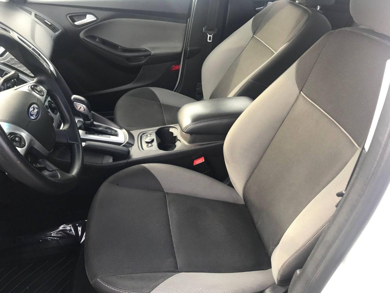 2014 Ford Focus SE-3
