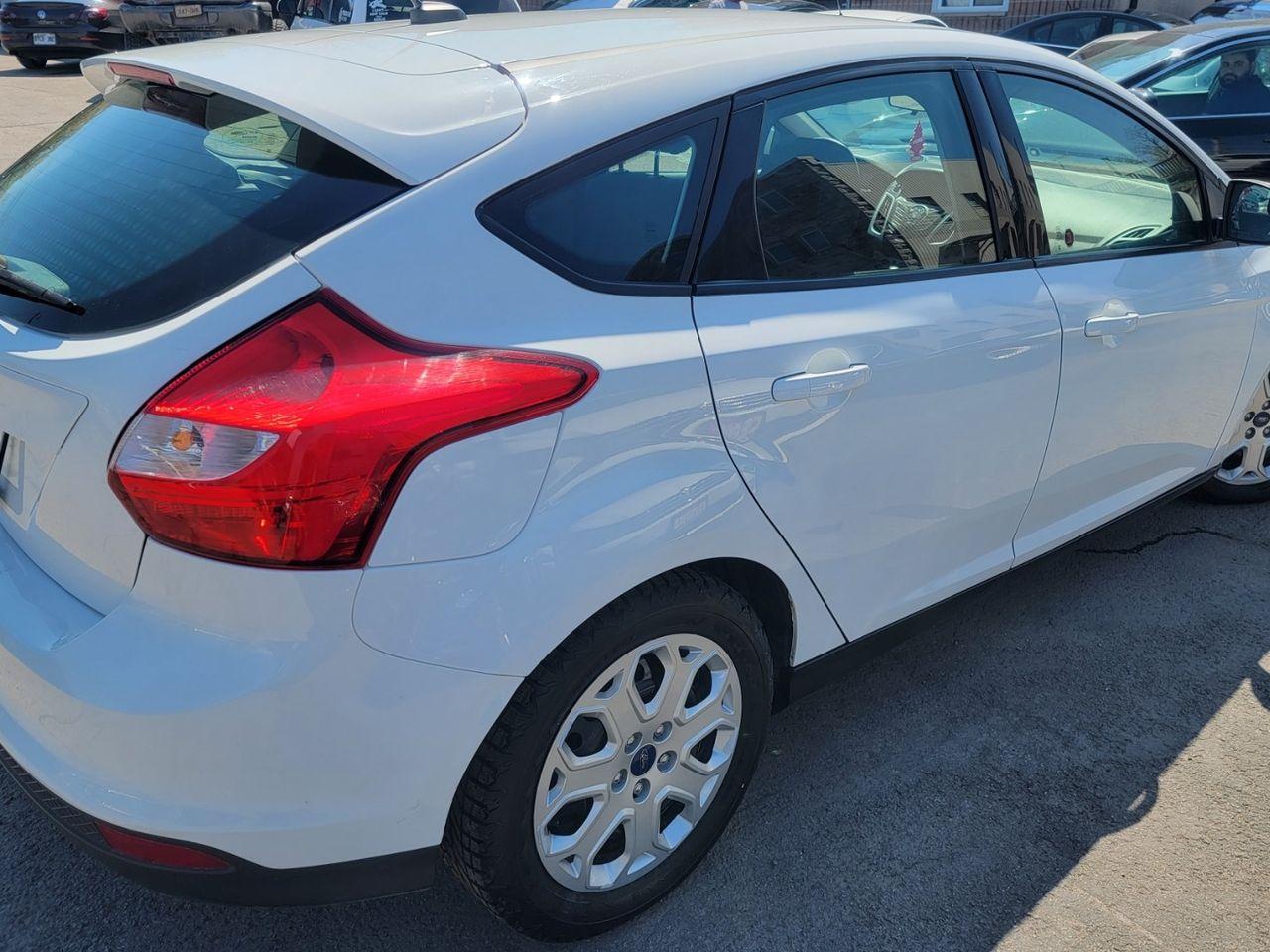 2014 Ford Focus SE-4